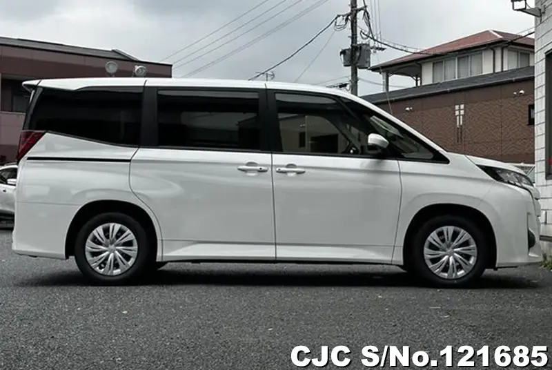 2024 Toyota / Noah Stock No. 121685