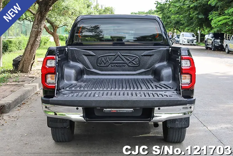 Toyota Hilux in Black for Sale Image 8