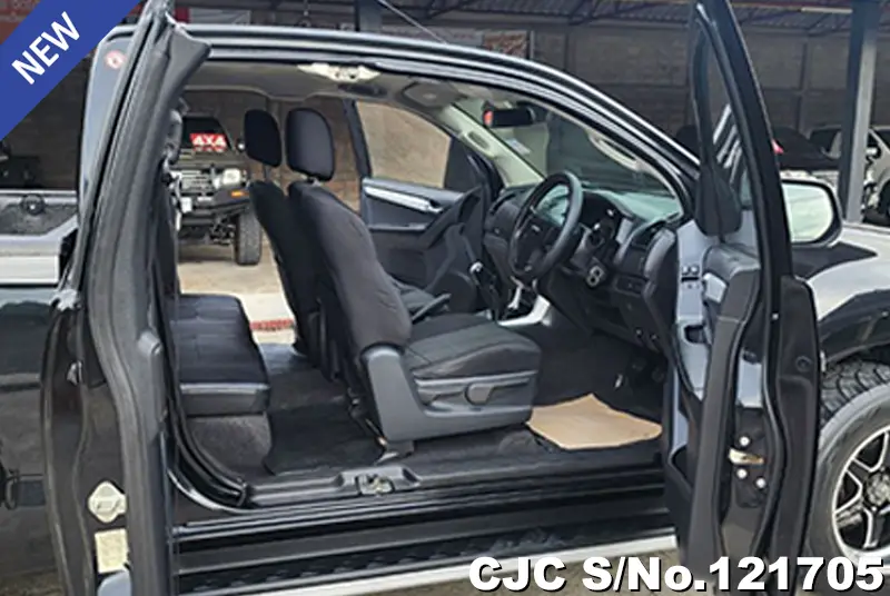 Isuzu D-Max in Black for Sale Image 10