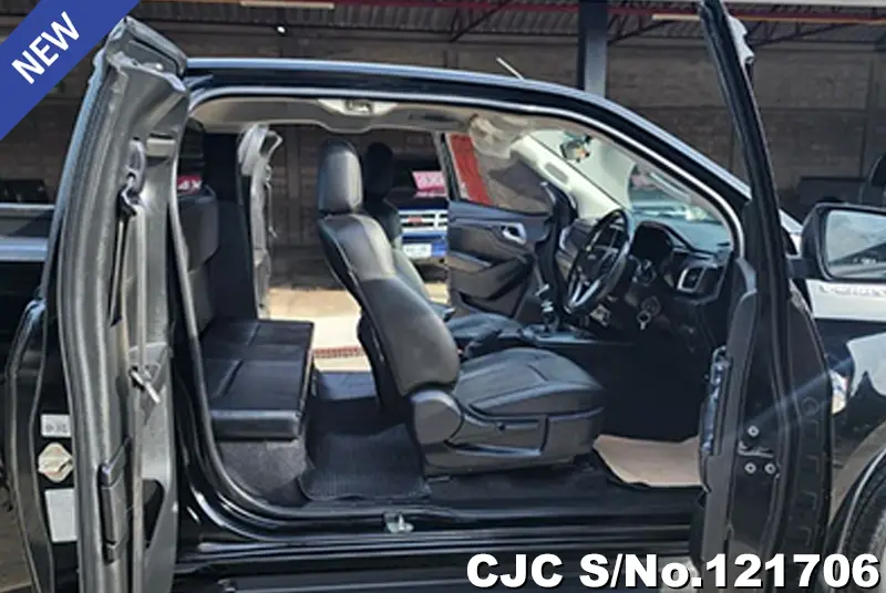 Isuzu D-Max in Black for Sale Image 10