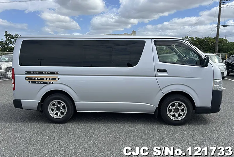 2016 Toyota / Regius Stock No. 121733