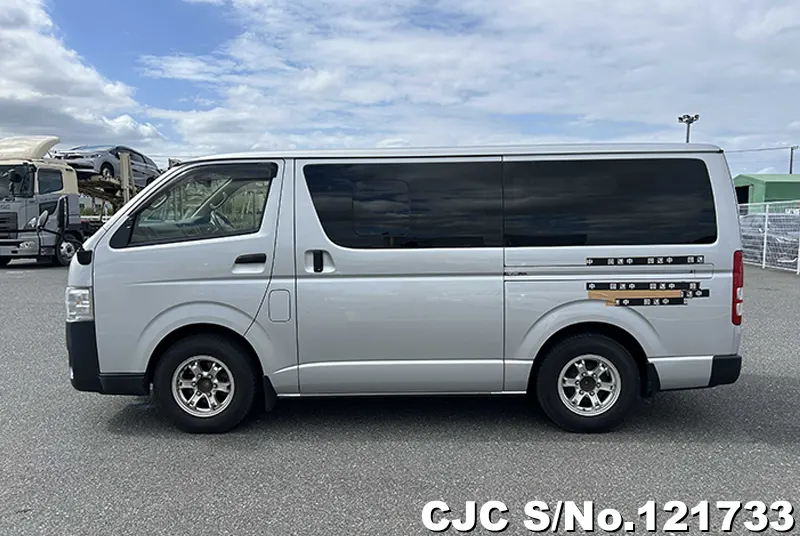 2016 Toyota / Regius Stock No. 121733