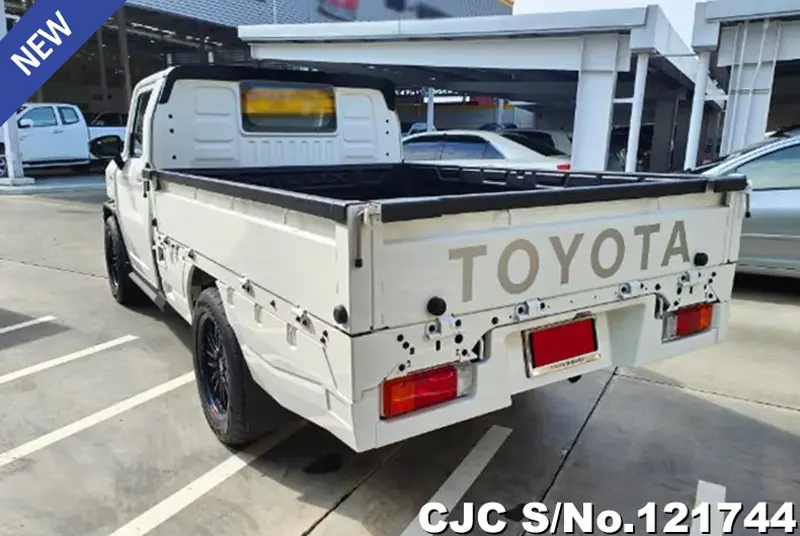 2024 Toyota / Hilux / Champ Stock No. 121744