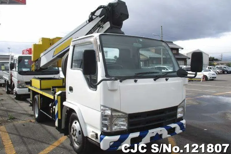 2011 Isuzu / Elf Stock No. 121807