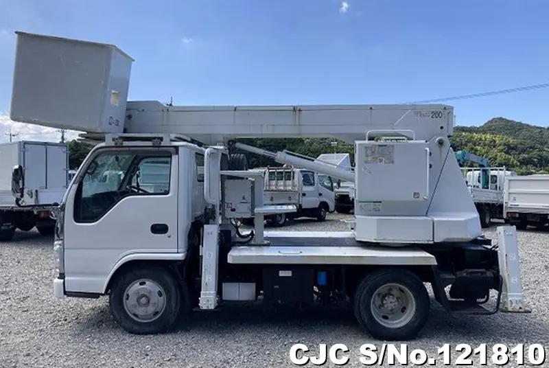 2008 Isuzu / Elf Stock No. 121810