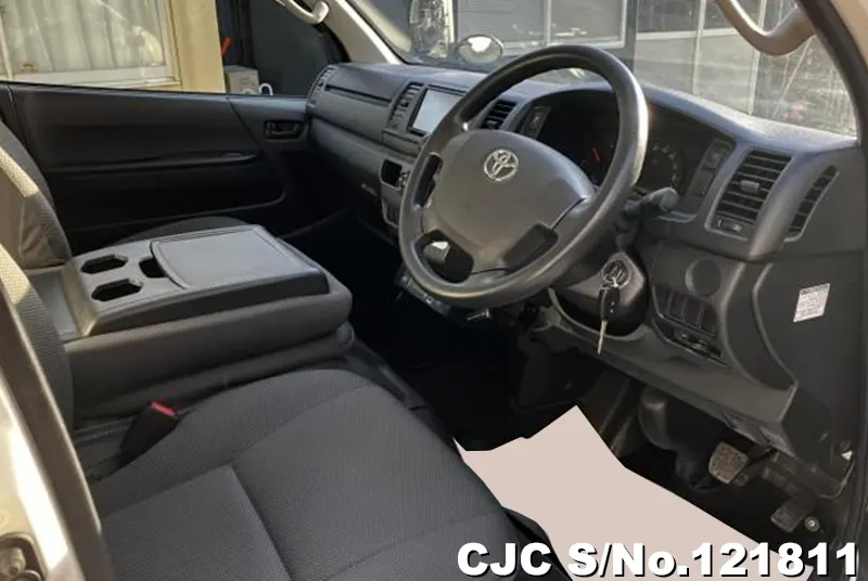 2019 Toyota / Hiace Stock No. 121811