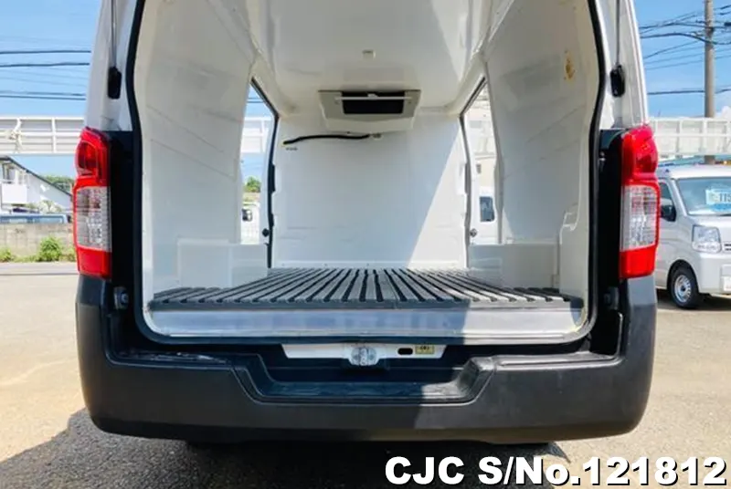 2017 Nissan / Caravan Stock No. 121812