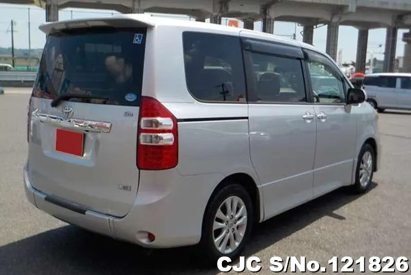 2010 Toyota / Noah Stock No. 121826