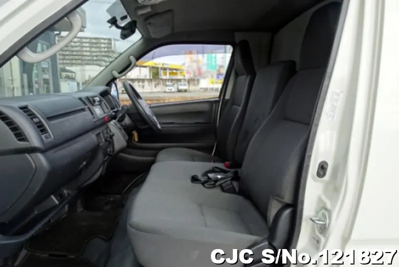 2018 Toyota / Hiace Stock No. 121827