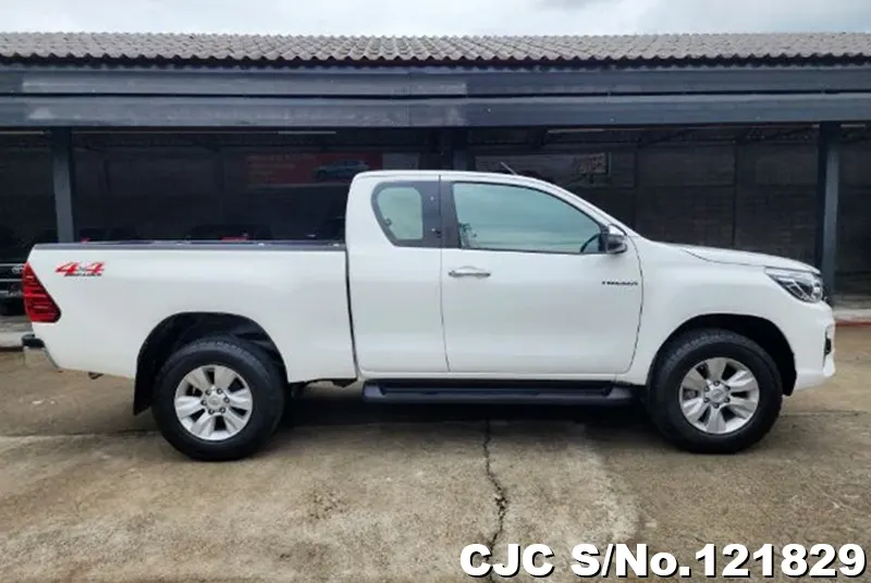 2019 Toyota / Hilux / Revo Stock No. 121829