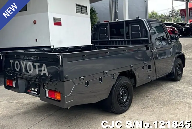 2024 Toyota / Hilux / Champ Stock No. 121845