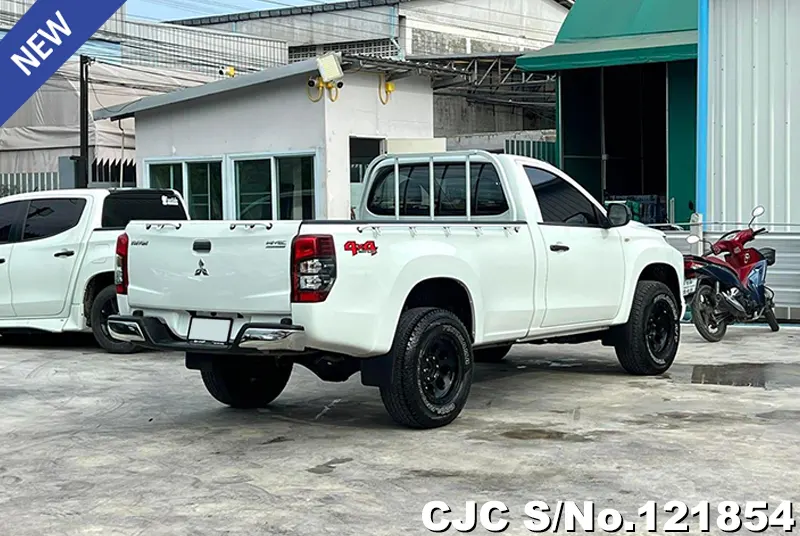 2019 Mitsubishi / Triton Stock No. 121854