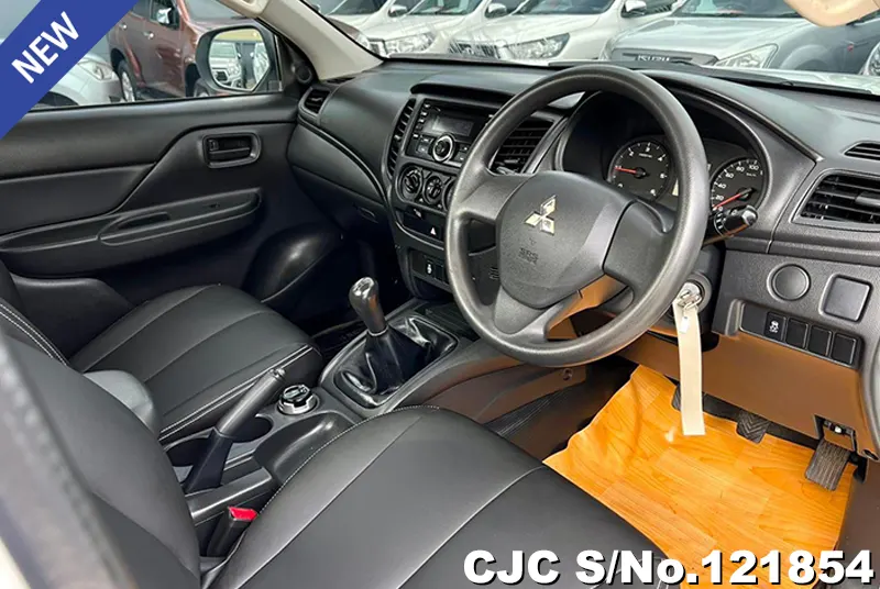 2019 Mitsubishi / Triton Stock No. 121854