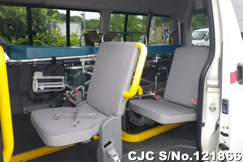 2006 Toyota / Hiace Stock No. 121866