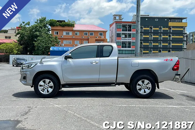 2020 Toyota / Hilux / Revo Stock No. 121887