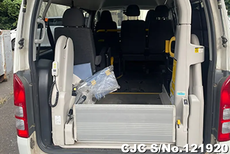 2011 Toyota / Hiace Stock No. 121920