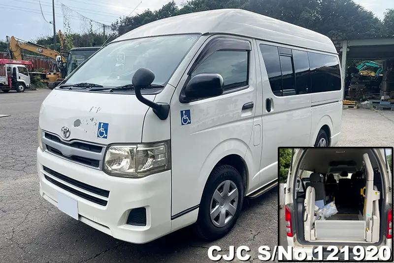 Toyota / Hiace 2011