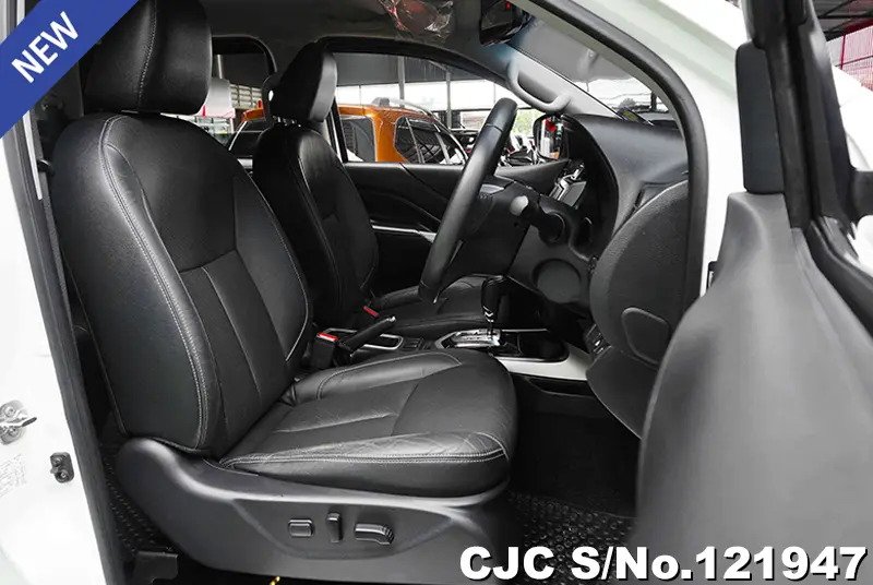 2015 Nissan / Navara Stock No. 121947