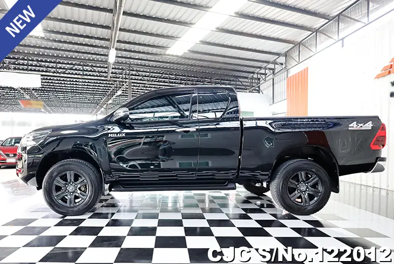 2023 Toyota / Hilux / Revo Stock No. 122012