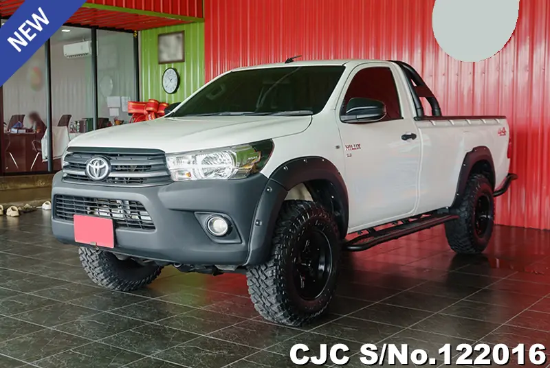 Toyota Hilux in White for Sale Image 0