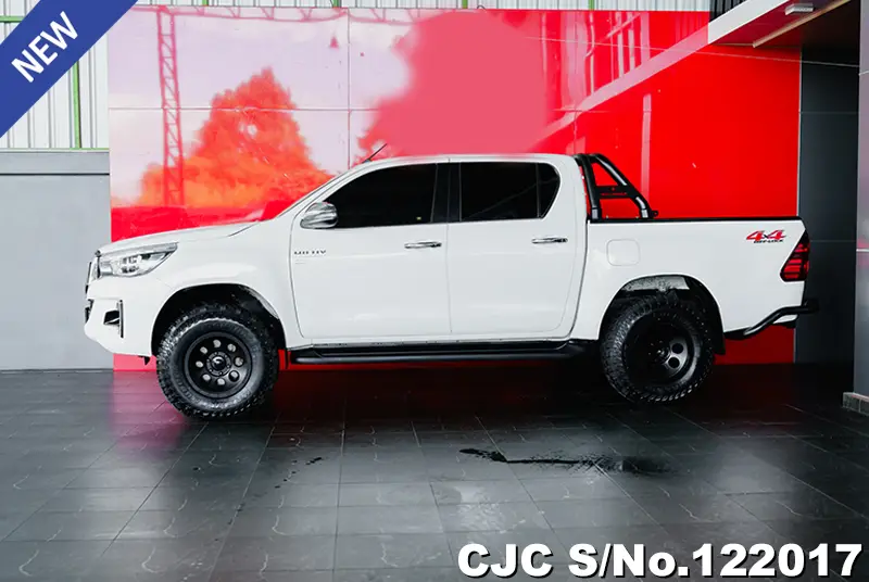 2019 Toyota / Hilux / Revo Stock No. 122017