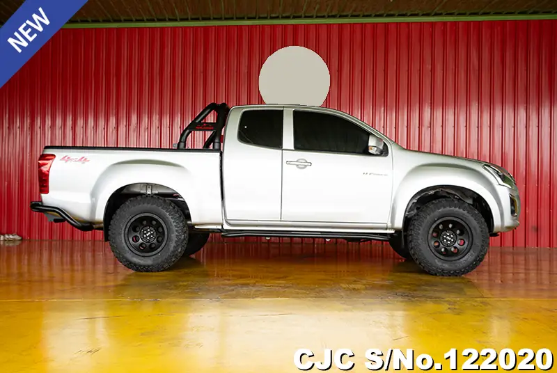 Isuzu D-Max in Silver for Sale Image 3