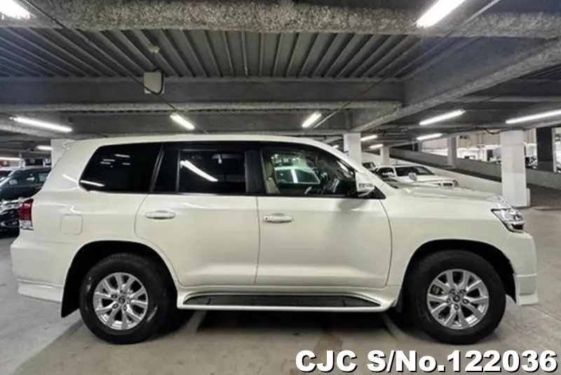 2019 Toyota / Land Cruiser Stock No. 122036