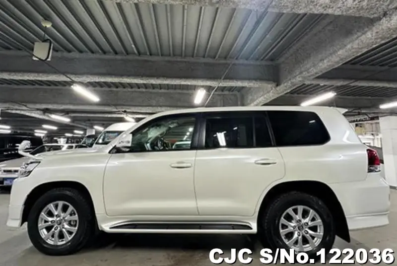 2019 Toyota / Land Cruiser Stock No. 122036