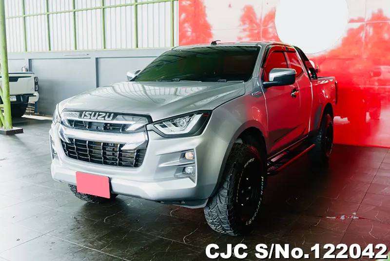 Isuzu D-Max in Silver for Sale Image 0