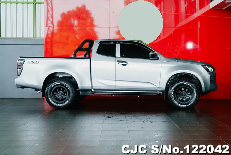 Isuzu D-Max in Silver for Sale Image 3