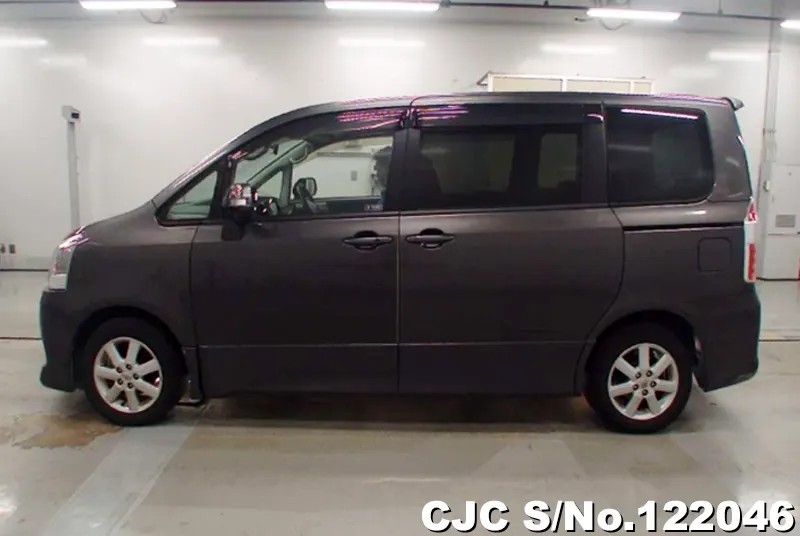 2009 Toyota / Noah Stock No. 122046