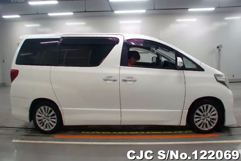 2011 Toyota / Alphard Stock No. 122069