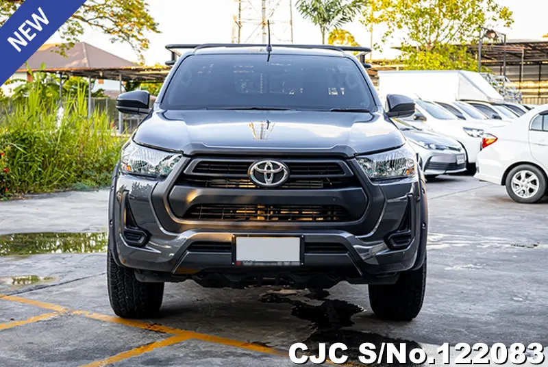 Toyota Hilux in Gray for Sale Image 4