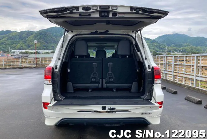 2019 Toyota / Land Cruiser Stock No. 122095