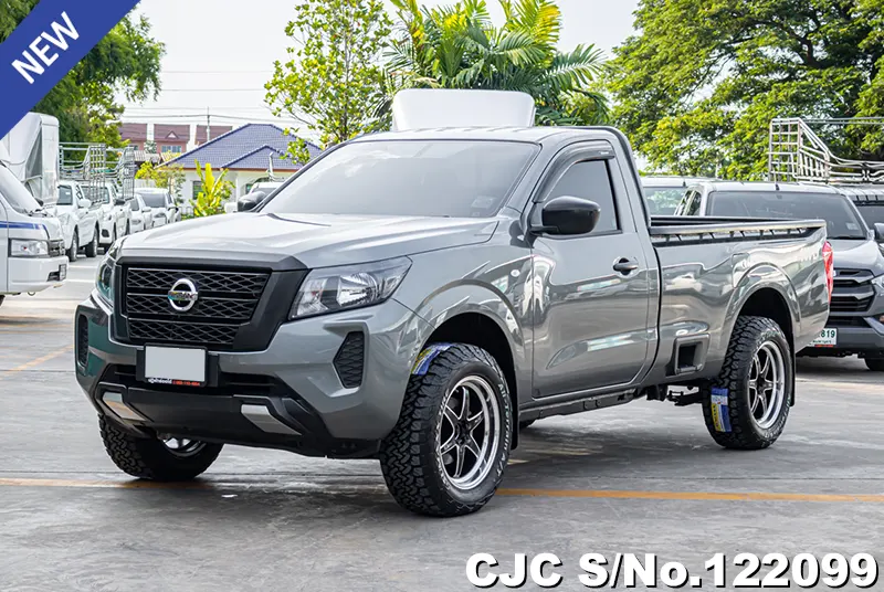 Nissan Navara in Gray for Sale Image 0