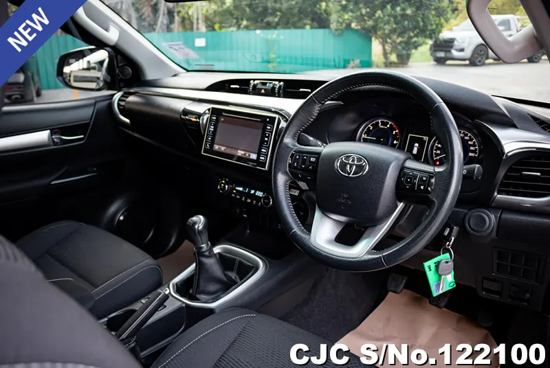 2019 Toyota / Hilux / Revo Stock No. 122100