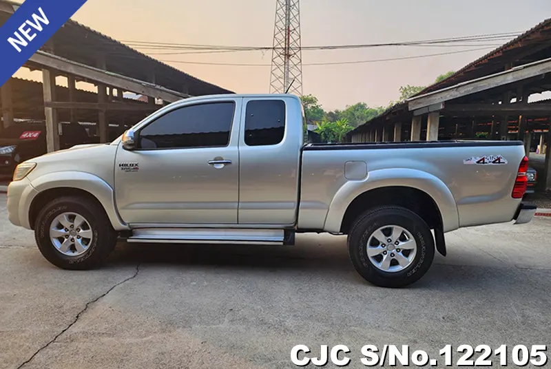 Toyota Hilux in Silver for Sale Image 5