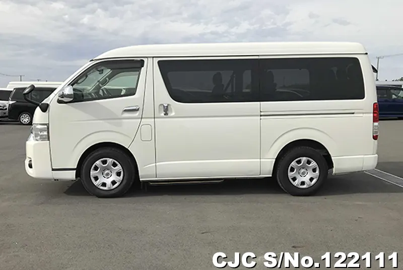 2015 Toyota / Hiace Stock No. 122111