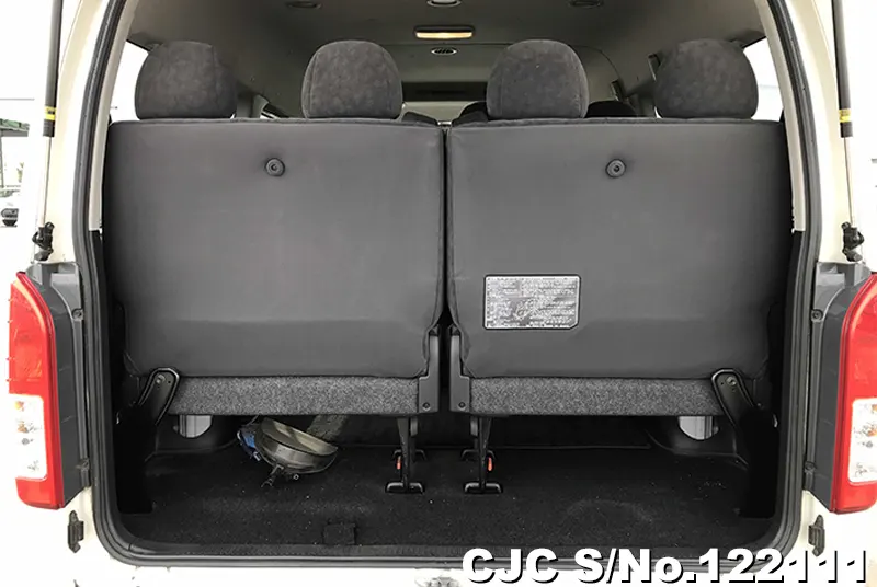 2015 Toyota / Hiace Stock No. 122111