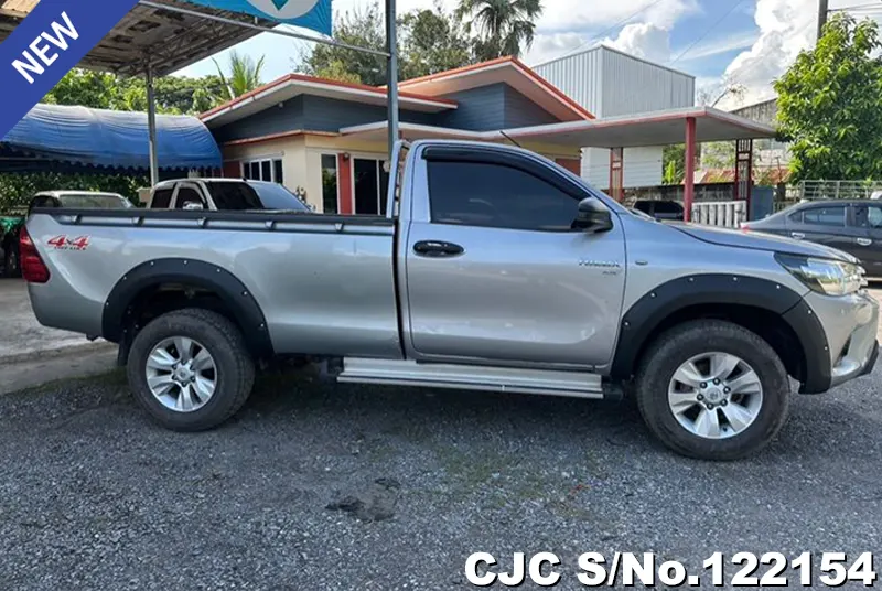 Toyota Hilux in Gray for Sale Image 6