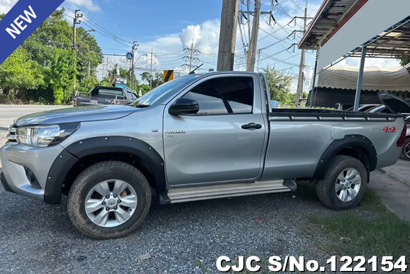 Toyota Hilux in Gray for Sale Image 7