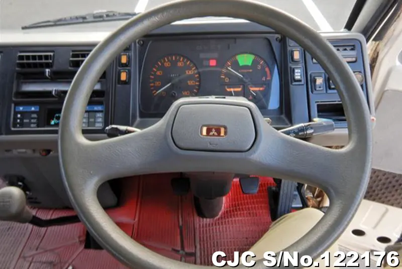 1993 Mitsubishi / Rosa Stock No. 122176