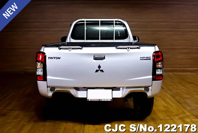 Mitsubishi Triton in Gray for Sale Image 3