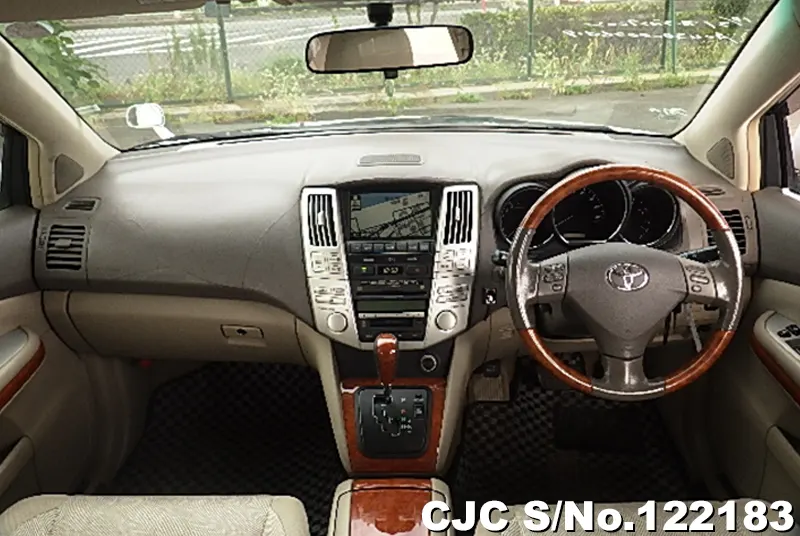 2005 Toyota / Harrier Stock No. 122183