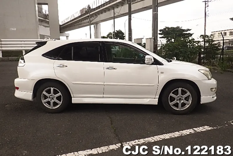 2005 Toyota / Harrier Stock No. 122183