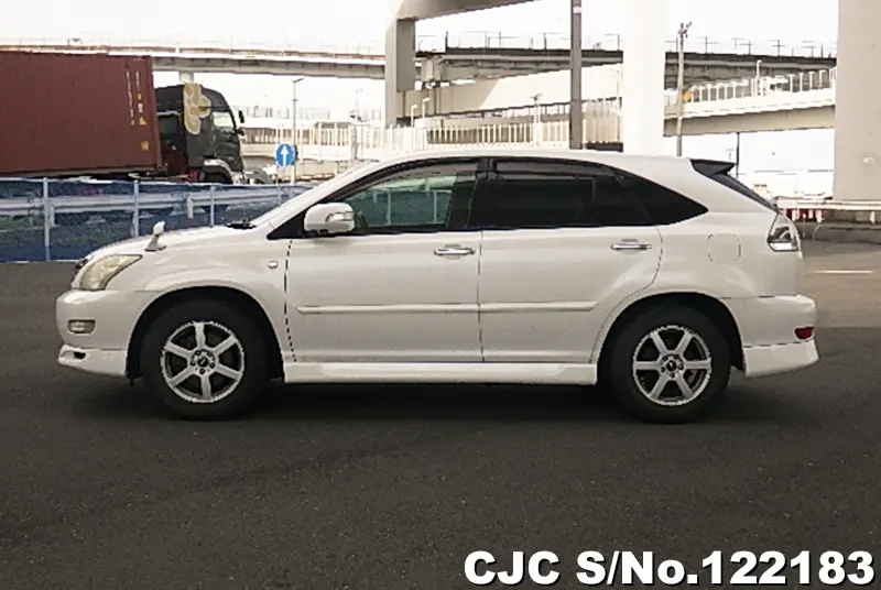 2005 Toyota / Harrier Stock No. 122183