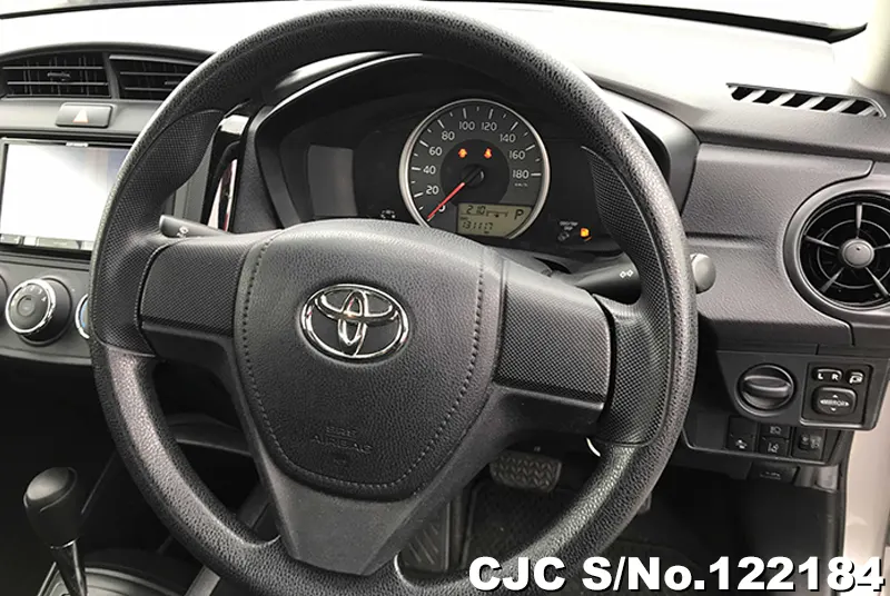 2018 Toyota / Corolla Axio Stock No. 122184