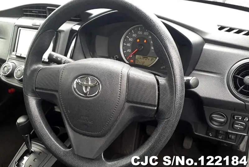 2018 Toyota / Corolla Axio Stock No. 122184