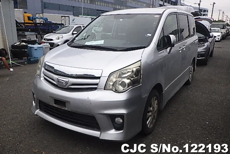 2011 Toyota / Noah Stock No. 122193