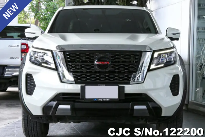 Nissan Navara in White for Sale Image 2